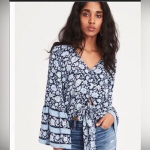 American Eagle Boho Floral Bell Sleeve Blouse Large